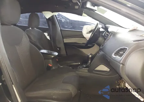 2015 Dodge Dart Sxt z USA, uszkodzony, nr VIN 1C3CDFBB7FD182448